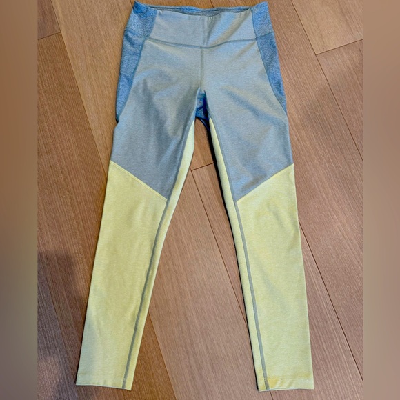 Outdoor Voices Women’s Leggings- Medium- Like New - Picture 1 of 3